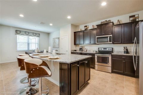 House in Kissimmee, Florida 5 bedrooms, 231.51 sq.m. № 2197851 - photo 9
