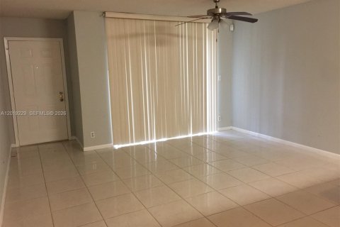 Condominio en alquiler en Coconut Creek, Florida, 2 dormitorios, 90.58 m2 № 2276520 - foto 3