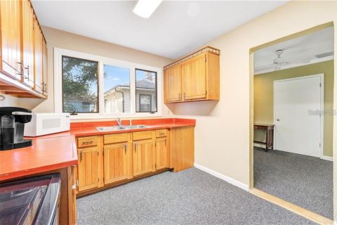 Propiedad comercial en venta en Orlando, Florida, 129.69 m2 № 1517914 - foto 8