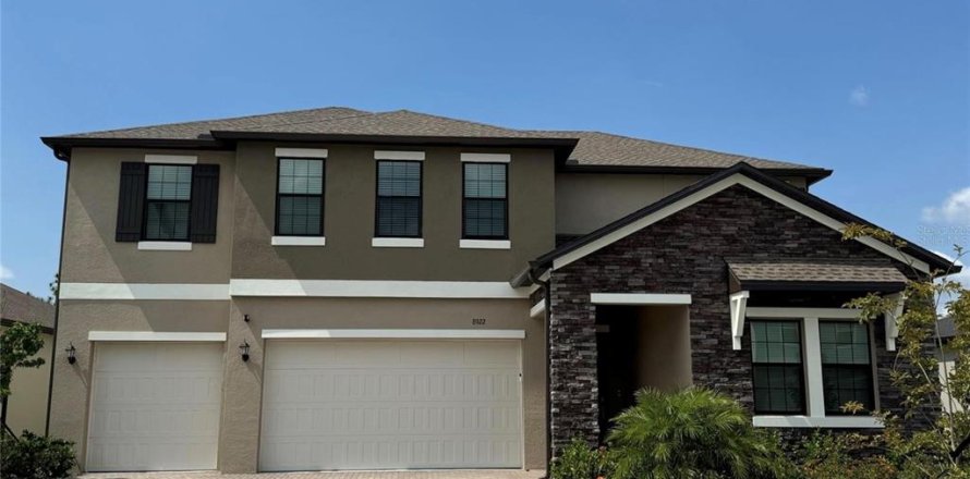 Casa en Land O' Lakes, Florida 5 dormitorios, 337.14 m2 № 1792169