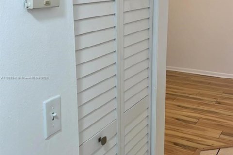 Condo in Margate, Florida, 2 bedrooms  № 1799410 - photo 10