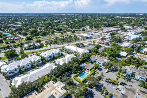Townhouse in Delray Beach, Florida 3 bedrooms, 195.37 sq.m. № 1210446 - photo 1
