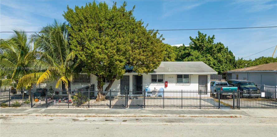 Propiedad comercial en Miami, Florida 208.19 m2 № 1759107