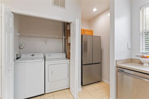 Adosado en alquiler en Gainesville, Florida, 2 dormitorios, 109.25 m2 № 1866147 - foto 13