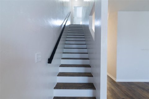 Adosado en alquiler en Gainesville, Florida, 2 dormitorios, 109.25 m2 № 1866147 - foto 15