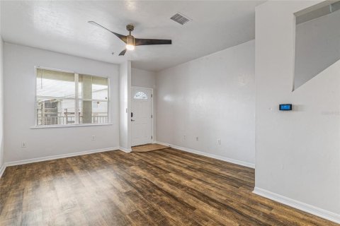 Adosado en alquiler en Gainesville, Florida, 2 dormitorios, 109.25 m2 № 1866147 - foto 7