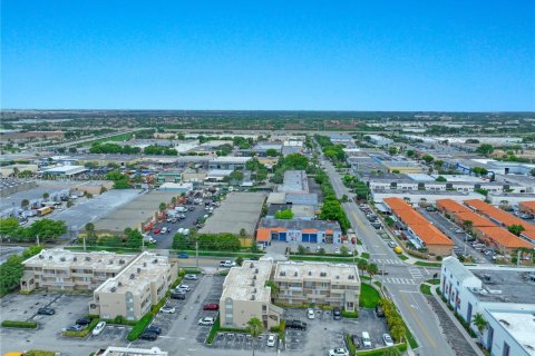Copropriété à vendre à Hialeah, Floride: 2 chambres, 89.19 m2 № 1955296 - photo 19
