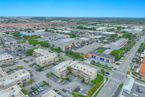 Copropriété à vendre à Hialeah, Floride: 2 chambres, 89.19 m2 № 1955296 - photo 20