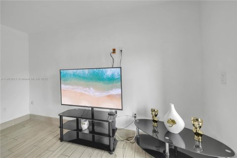 Copropriété à vendre à Hialeah, Floride: 2 chambres, 89.19 m2 № 1955296 - photo 5