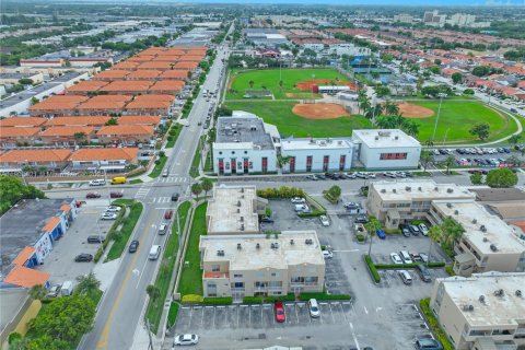 Copropriété à vendre à Hialeah, Floride: 2 chambres, 89.19 m2 № 1955296 - photo 25