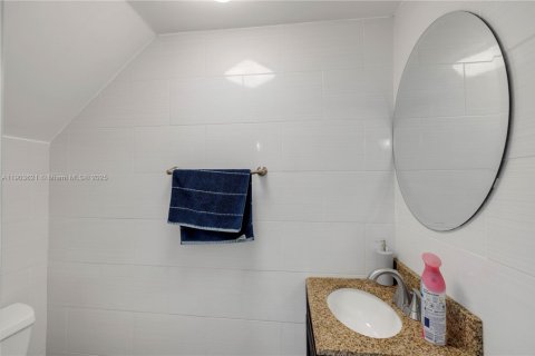 Copropriété à vendre à Hialeah, Floride: 2 chambres, 89.19 m2 № 1955296 - photo 9