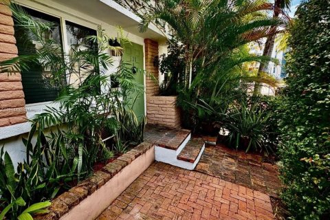 Снять в аренду кондоминиум в Майами-Бич, Флорида 2 спальни, № 1969994 - фото 20