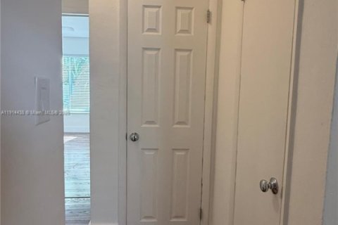 Снять в аренду кондоминиум в Майами-Бич, Флорида 2 спальни, № 1969994 - фото 6