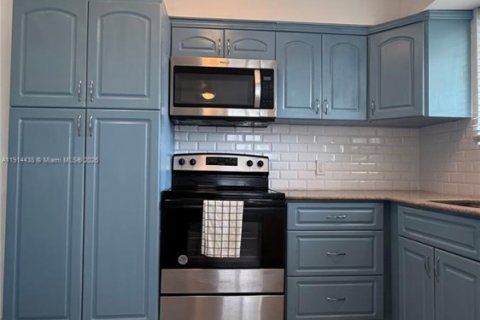 Снять в аренду кондоминиум в Майами-Бич, Флорида 2 спальни, № 1969994 - фото 26