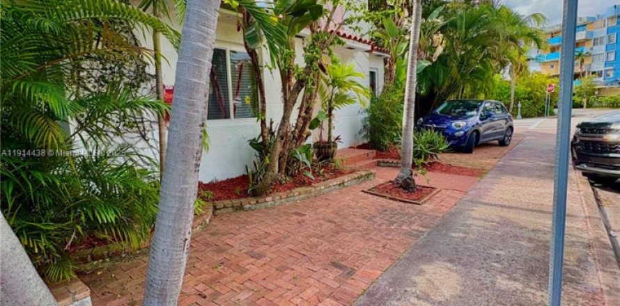 Кондоминиум с 2 спальнями в Майами-Бич, Флорида № 1969994