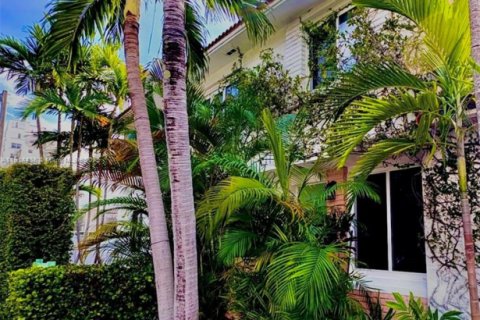 Снять в аренду кондоминиум в Майами-Бич, Флорида 2 спальни, № 1969994 - фото 18