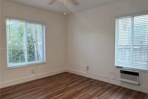 Снять в аренду кондоминиум в Майами-Бич, Флорида 2 спальни, № 1969994 - фото 7