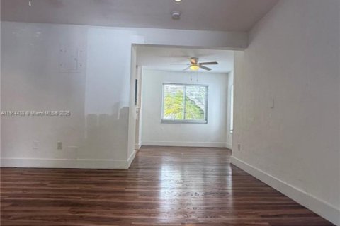 Снять в аренду кондоминиум в Майами-Бич, Флорида 2 спальни, № 1969994 - фото 22