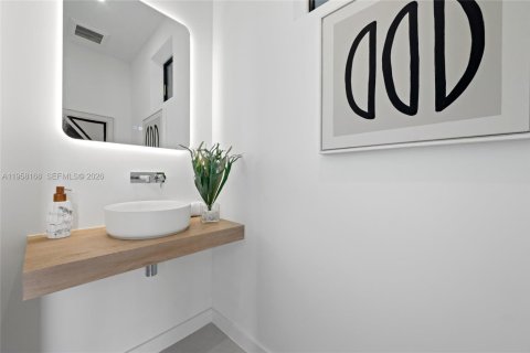 Townhouse in Miami, Florida 3 bedrooms, 157.1 sq.m. № 2040906 - photo 20