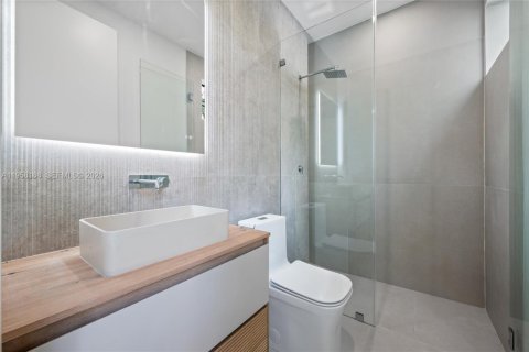 Townhouse in Miami, Florida 3 bedrooms, 157.1 sq.m. № 2040906 - photo 18