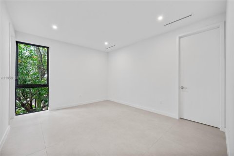 Townhouse in Miami, Florida 3 bedrooms, 157.1 sq.m. № 2040906 - photo 14