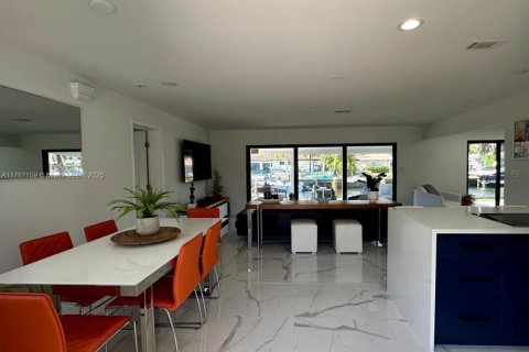 House in Lighthouse Point, Florida 3 bedrooms, 138.24 sq.m. № 1863013 - photo 6