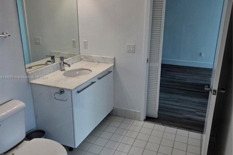 Condo in Miami, Florida, 2 bedrooms  № 2059895 - photo 18