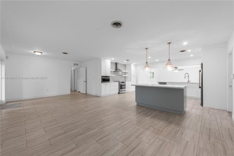 Купить виллу или дом в Хомстед, Флорида 9 комнат, 186.73м2, № 1858579 - фото 5