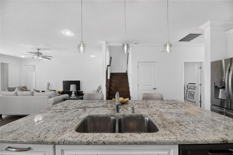 Casa en venta en Tampa, Florida, 5 dormitorios, 351.73 m2 № 2303146 - foto 12
