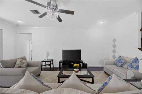 Casa en venta en Tampa, Florida, 5 dormitorios, 351.73 m2 № 2303146 - foto 17