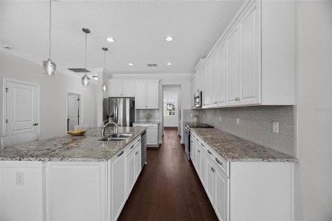 Casa en venta en Tampa, Florida, 5 dormitorios, 351.73 m2 № 2303146 - foto 11