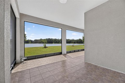 Casa en venta en Tampa, Florida, 5 dormitorios, 351.73 m2 № 2303146 - foto 30