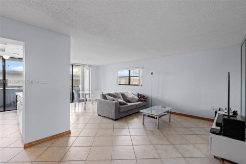 Condo in Miami Beach, Florida, 2 bedrooms  № 2043301 - photo 5