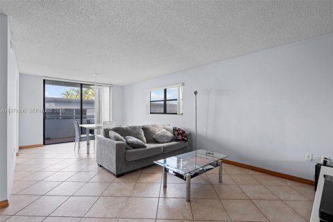 Condo in Miami Beach, Florida, 2 bedrooms  № 2043301 - photo 6