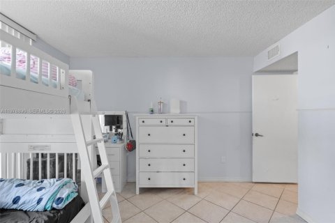Condo in Miami Beach, Florida, 2 bedrooms  № 2043301 - photo 10
