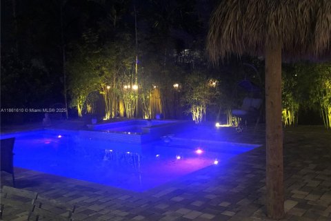 House in North Miami, Florida 2 bedrooms, 134.06 sq.m. № 1892200 - photo 2