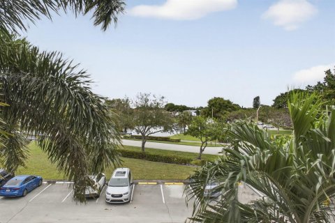 Condo in West Palm Beach, Florida, 2 bedrooms  № 2181101 - photo 17