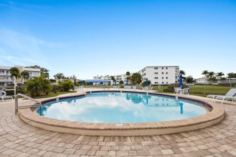 Condo in West Palm Beach, Florida, 2 bedrooms  № 2181101 - photo 19