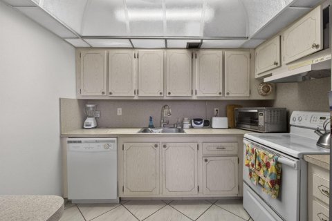 Condo in West Palm Beach, Florida, 2 bedrooms  № 2181101 - photo 8