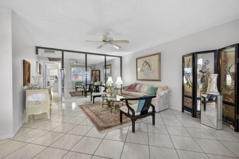 Condo in West Palm Beach, Florida, 2 bedrooms  № 2181101 - photo 9
