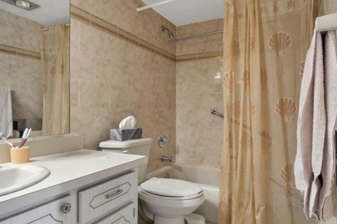 Condo in West Palm Beach, Florida, 2 bedrooms  № 2181101 - photo 14
