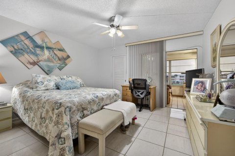 Condo in West Palm Beach, Florida, 2 bedrooms  № 2181101 - photo 13
