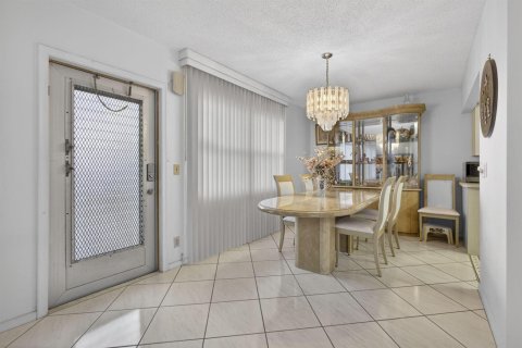 Condo in West Palm Beach, Florida, 2 bedrooms  № 2181101 - photo 4