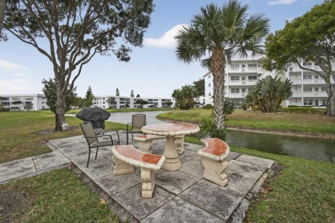 Condo in West Palm Beach, Florida, 2 bedrooms  № 2181101 - photo 18