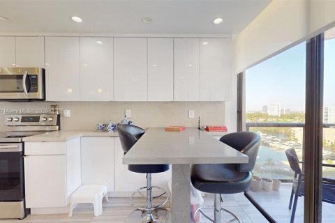 Copropriété à louer à Aventura, Floride: 2 chambres, 155.8 m2 № 1959110 - photo 12