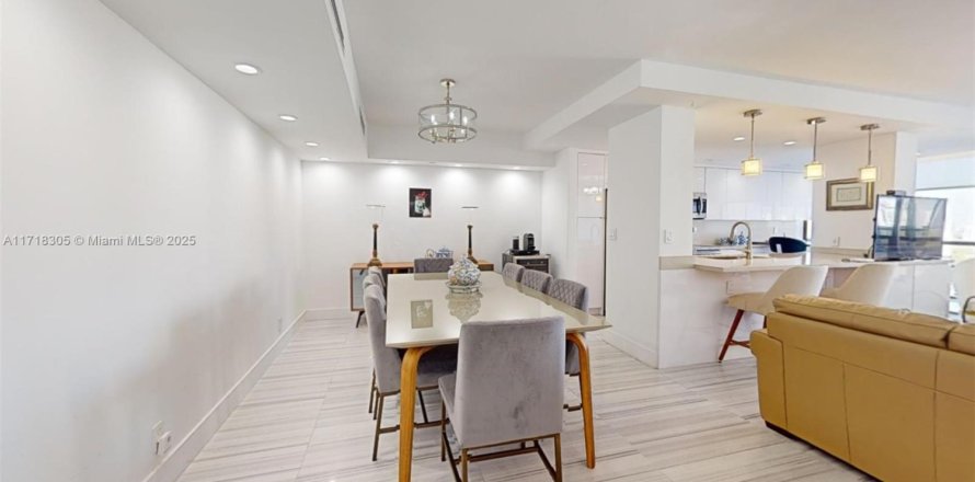 Condo à Aventura, Floride, 2 chambres  № 1959110