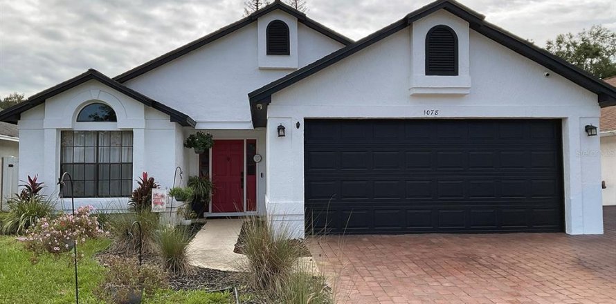 Villa ou maison à Oviedo, Floride 3 chambres, 123 m2 № 2402965