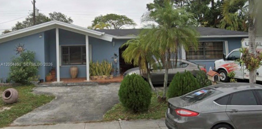 Дом в Майами, Флорида 5 спален, 238.39м2 № 2068838