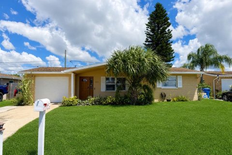 House in Holiday, Florida 2 bedrooms, 80.27 sq.m. № 2348012