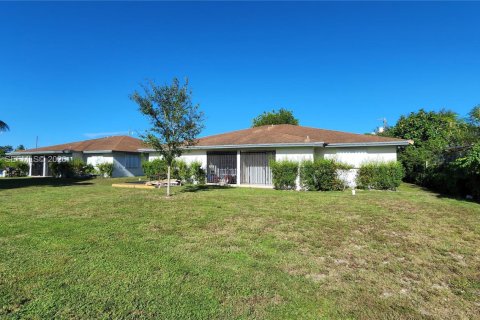 House in Miami, Florida 3 bedrooms, 134.71 sq.m. № 2180786 - photo 23